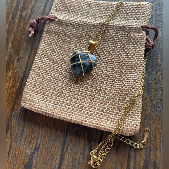 Genuine Larvikite Heart Pendant Labradorite Necklace Minimalist Necklace - Picture 3 of 3